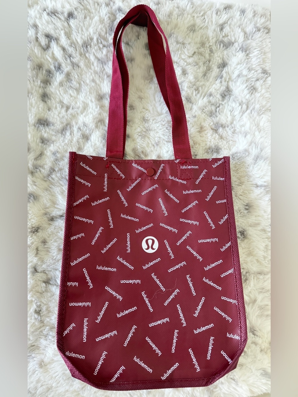 Lululemon Burgundy Reusable Shopper Tote Bag
Holiday Limited Edition Small Logo